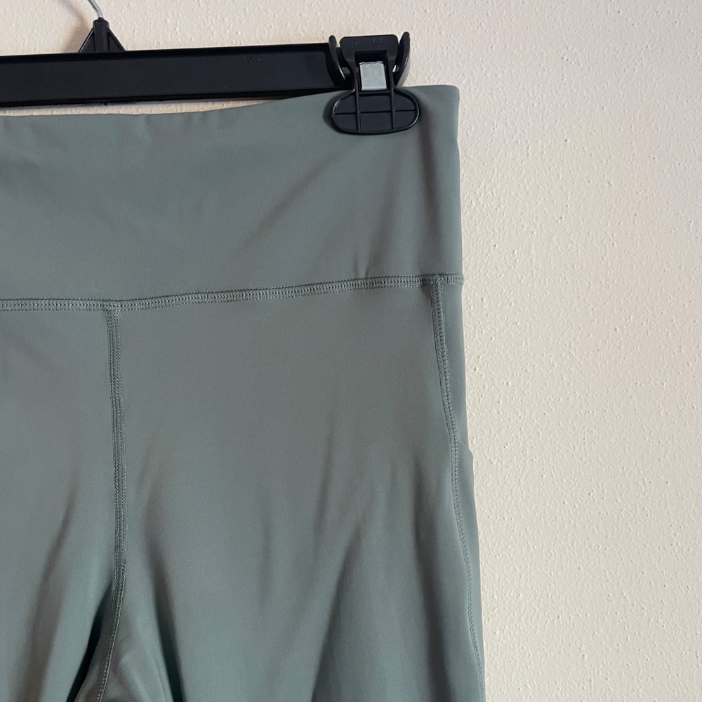Vuori Sage Green Pocket Leggings - Picture 6 of 7